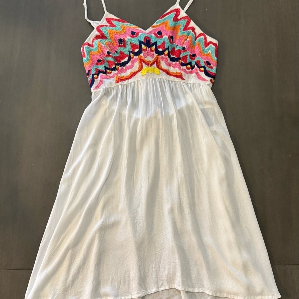 NWT Rise & Bloom Women’s M Embroidered Open Back w/tie White Dress